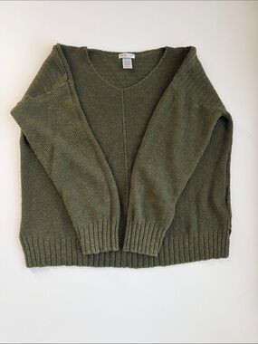 Avalon Olive V-Neck Textured Knit Sweater